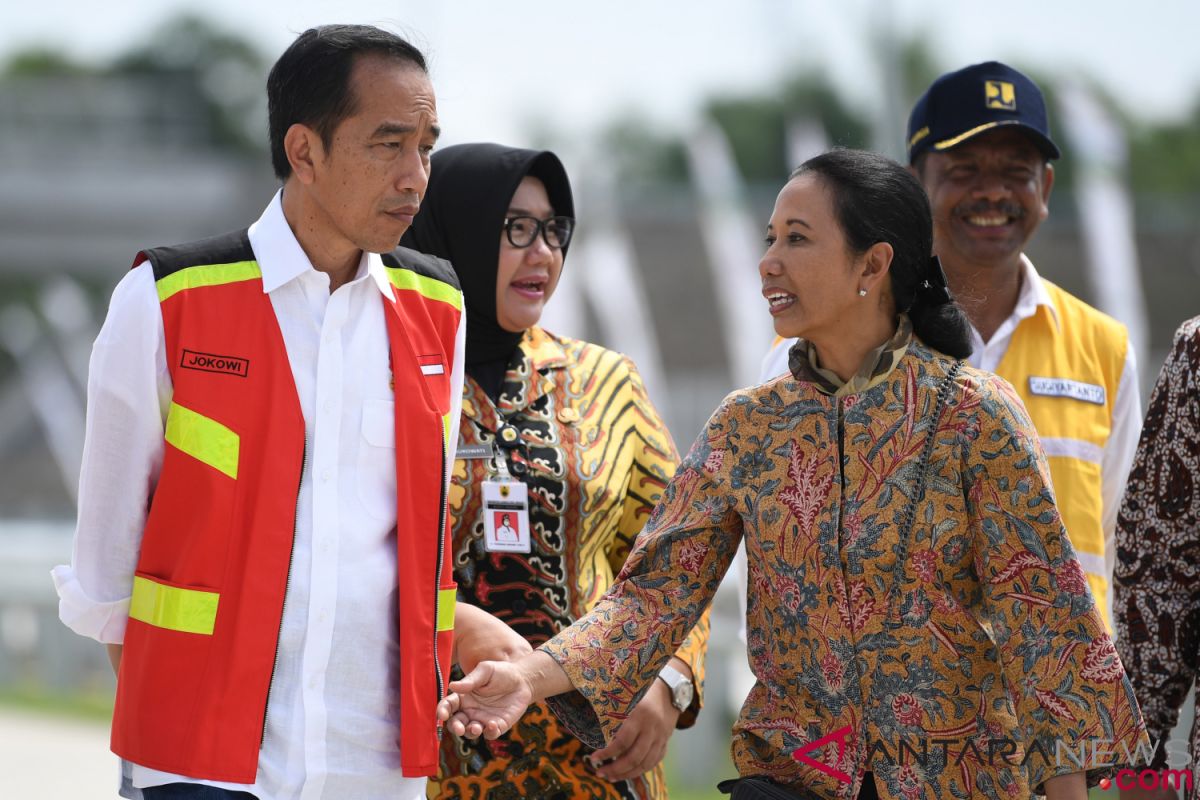 Jokowi officially commissions Sragen-Ngawi toll road