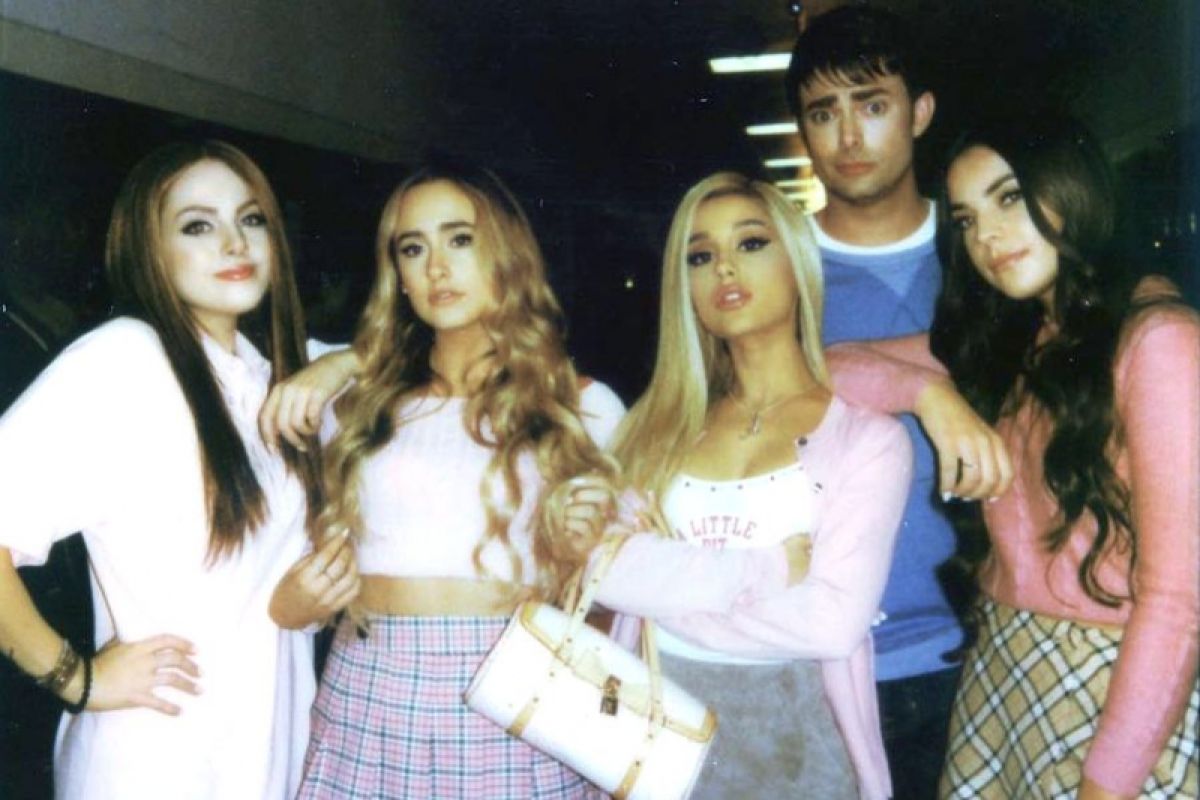 Ariana Grande gandeng pemain "Mean Girls" dalam video "Thank U, Next"