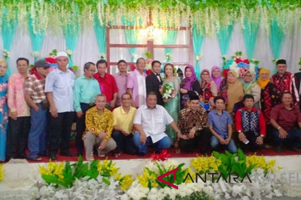 Bupati Banjarnegara serahkan uang kontan Rp800 juta untuk Sulteng