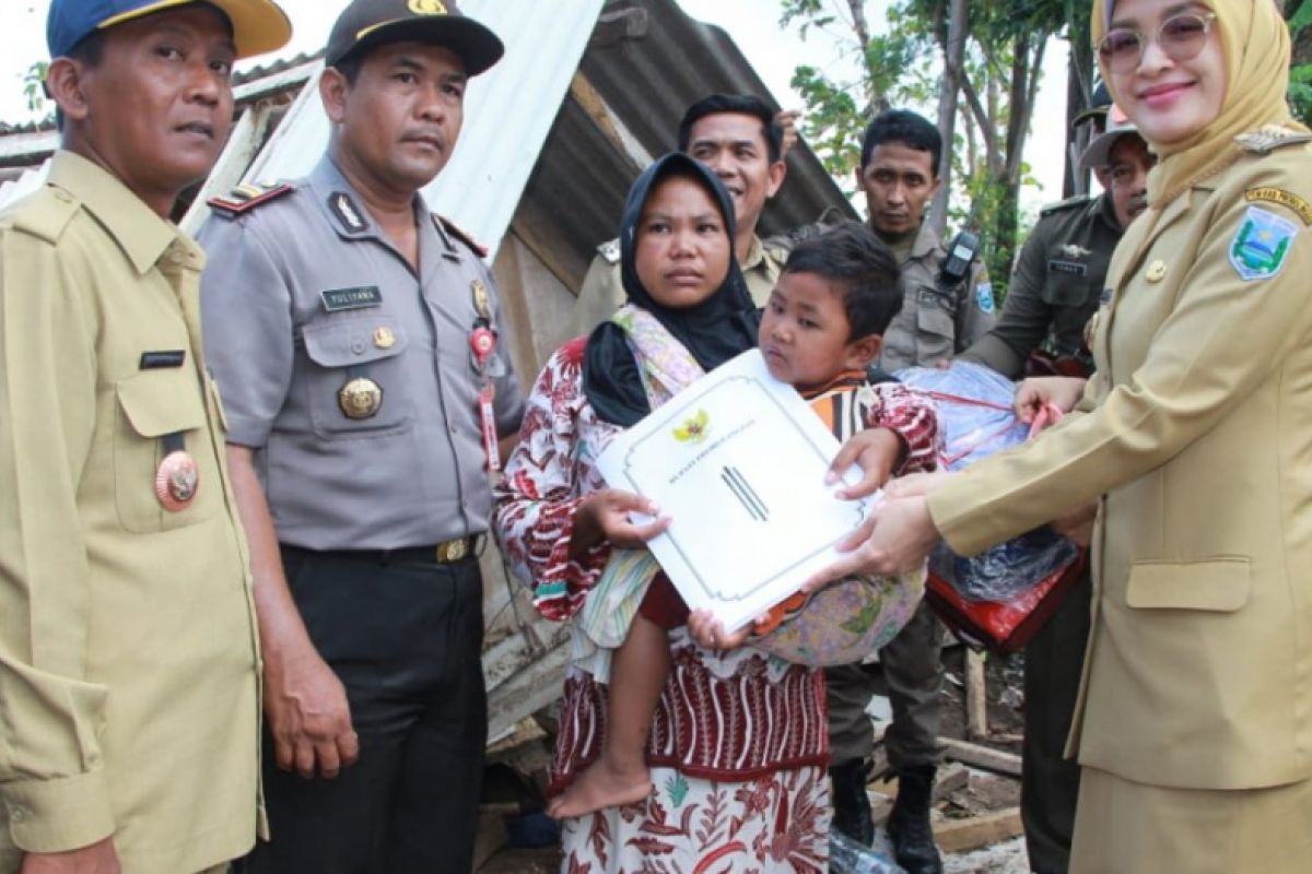 Korban Angin Puting Beliung di Probolinggo Terima Bantuan