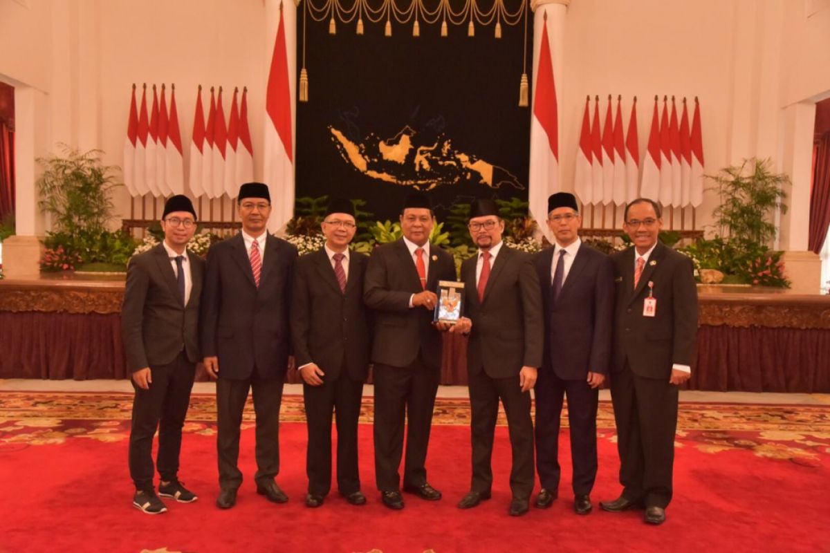 South Kalimantan citizens proud of PM Noor as national hero