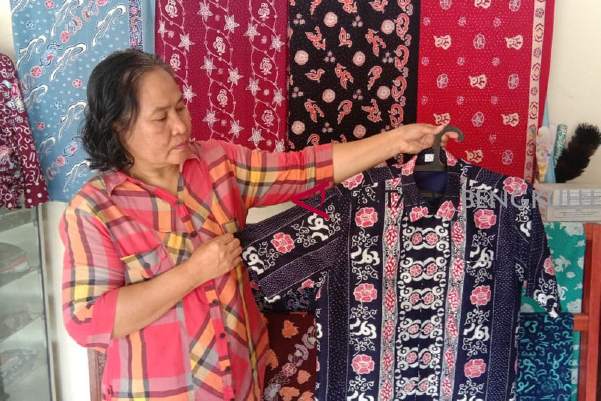 Pemda Bengkulu diminta promosikan batik tulis basurek