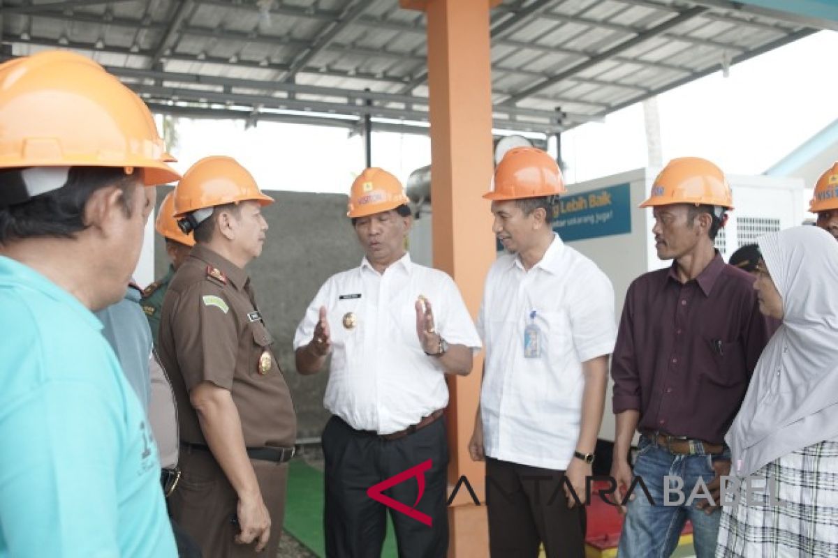 Bupati Belitung Timur imbau warga Pulau Bukulimau gunakan kompor listrik