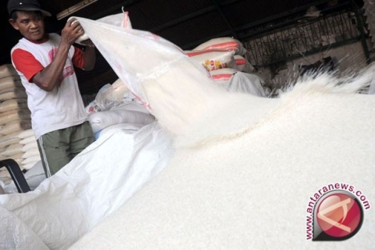 Harga beras naik, pedagang Pekalongan siap operasi pasar