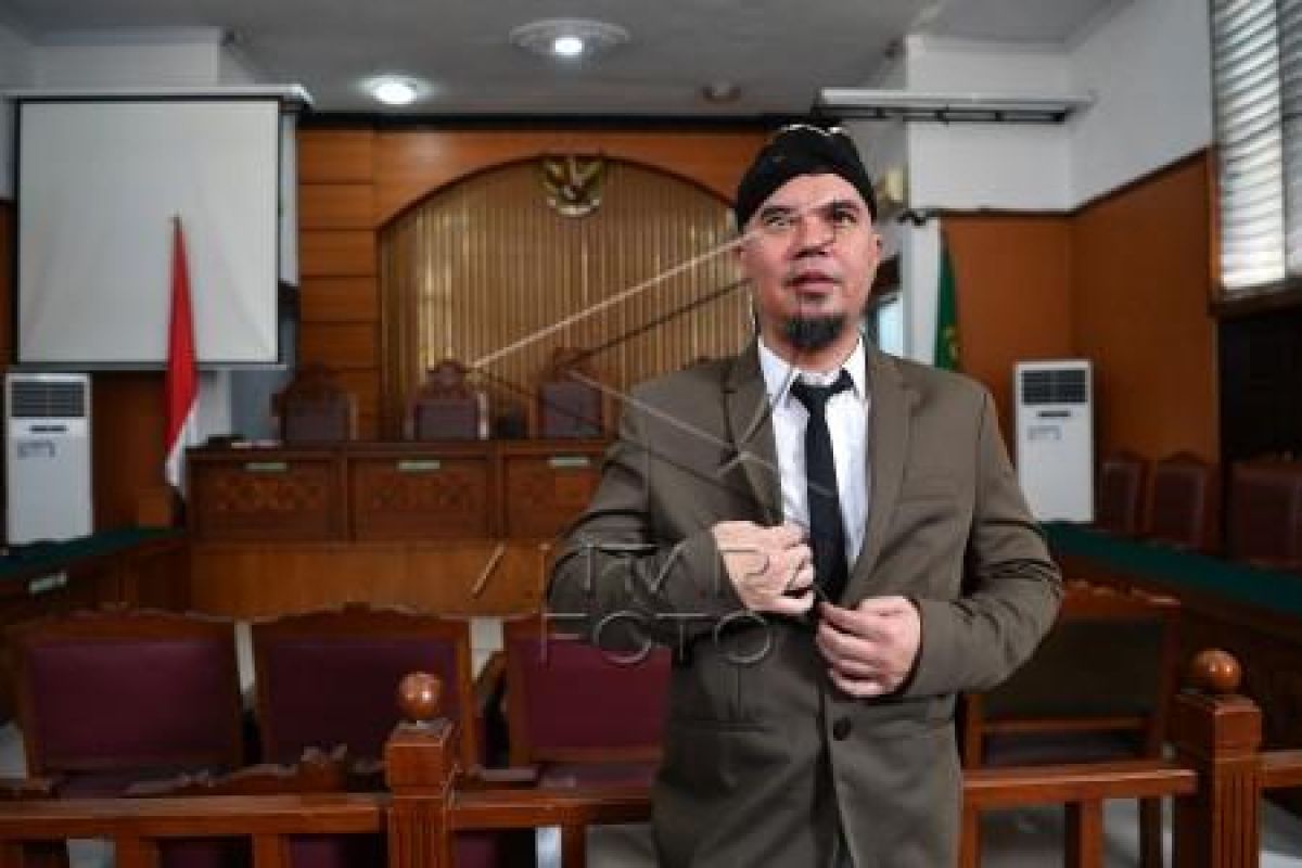 Ahmad Dhani harap jaksa beri kepastian hukum