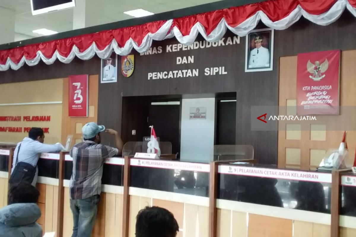 Satgas Saber Pungli Polres Jember Amankan Rp10,1 Juta Hasil OTT Dispendukcapil (Video)