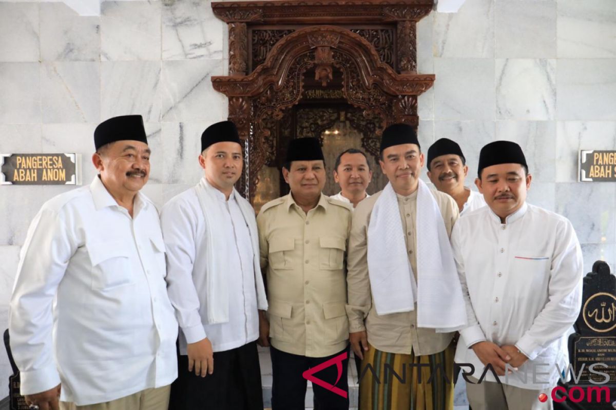 Prabowo ziarah ke makam Abah Sepuh-Abah Anom