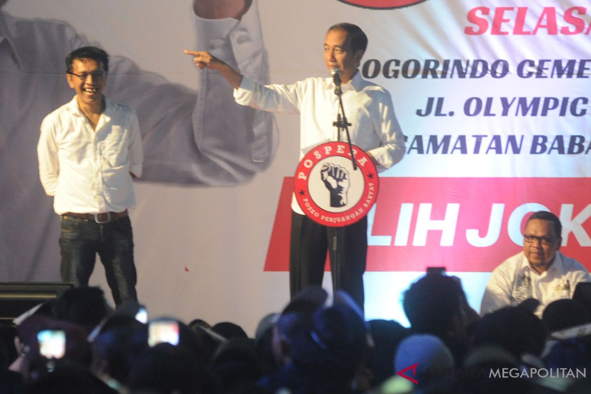 Joko Widodo melantik 7.000 sukarelawan di Sentul