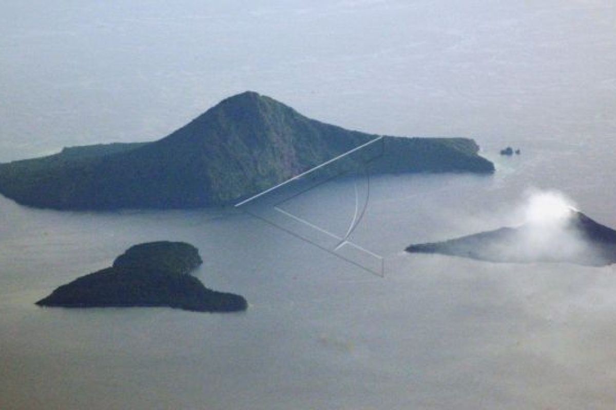 Gunung Anak Krakatau keluarkan letusan