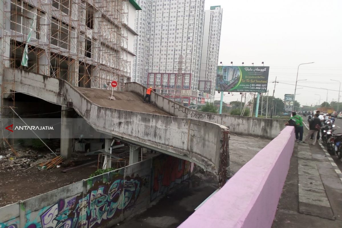 DPRD Nilai  Jembatan Bale Hinggil Surabaya Salahi Andalalin