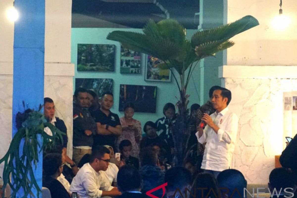 Jokowi nilai industri kreatif DNA Indonesia