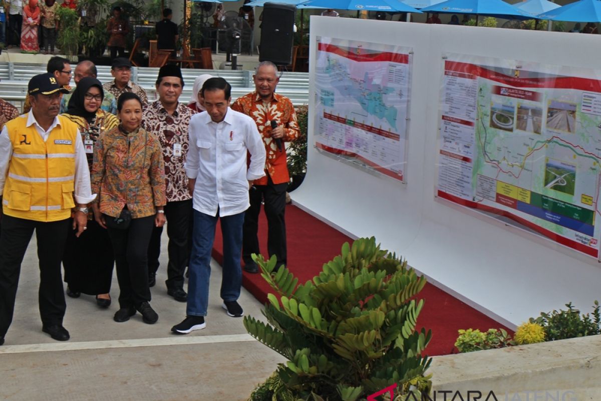 Tol Sragen-Ngawi digratiskan selama sepekan