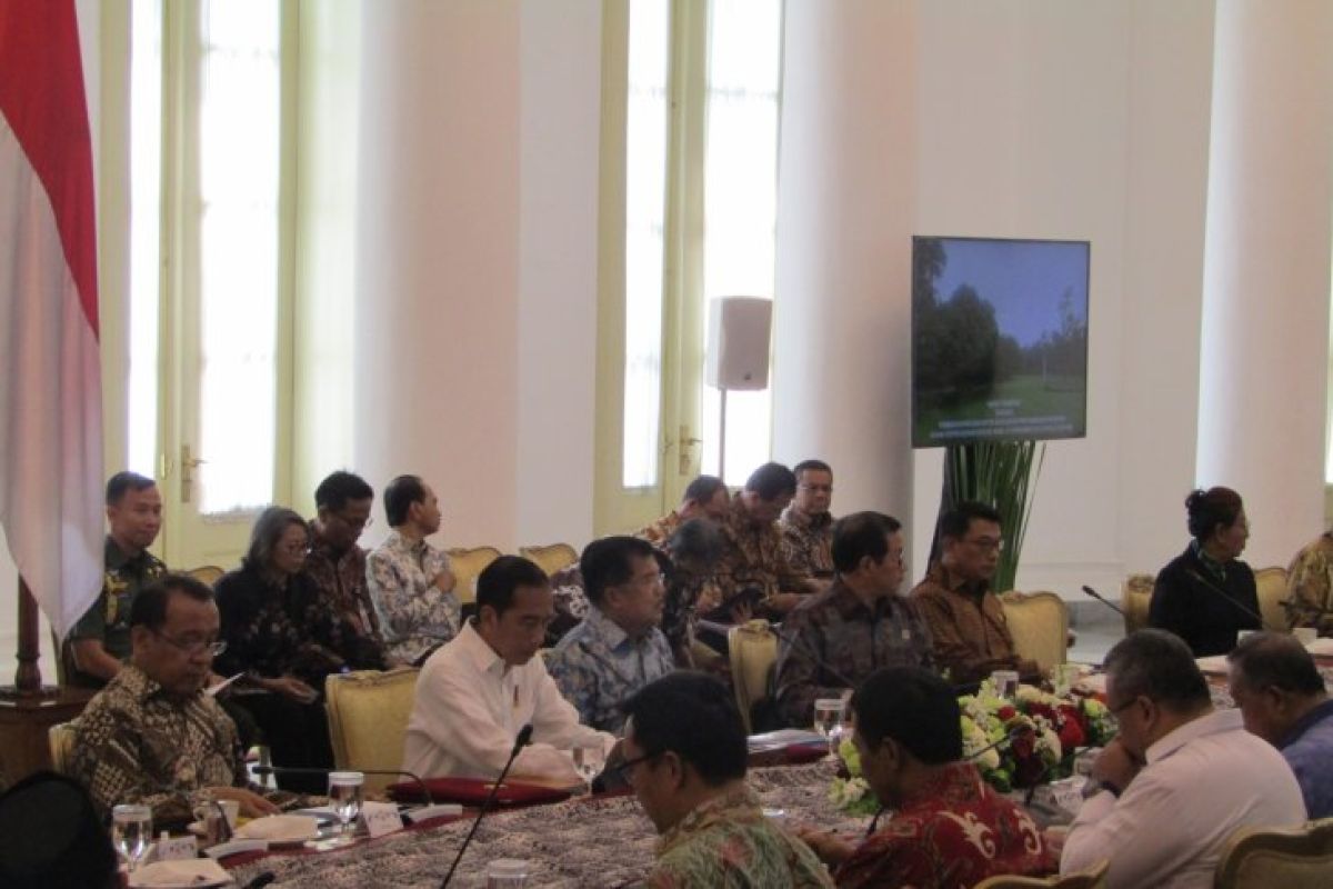 Presiden Joko Widodo minta terus dilakukan perbaikan bidang investasi