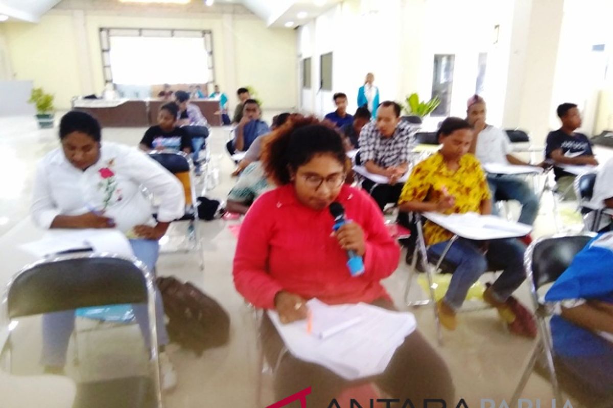 Mahasiswa IISIP Yapis Biak mengikuti "workshop" jurnalistik