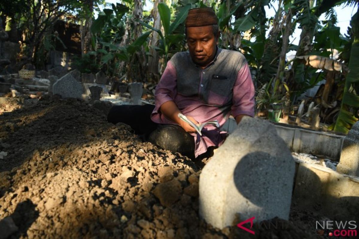 Penyelam Sachrul Anto dimakamkan di Surabaya