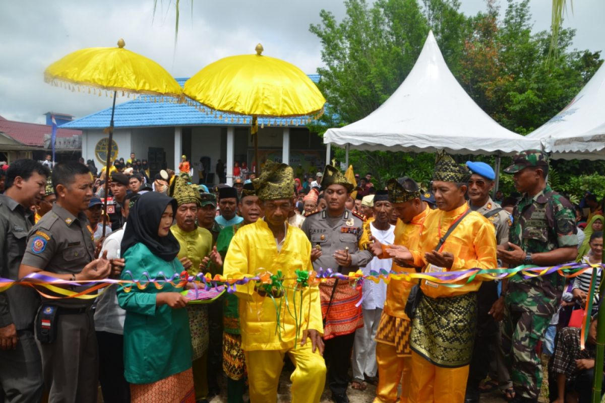 Wabup ajak warga Kayong Utara budayakan penggunaan baju Melayu