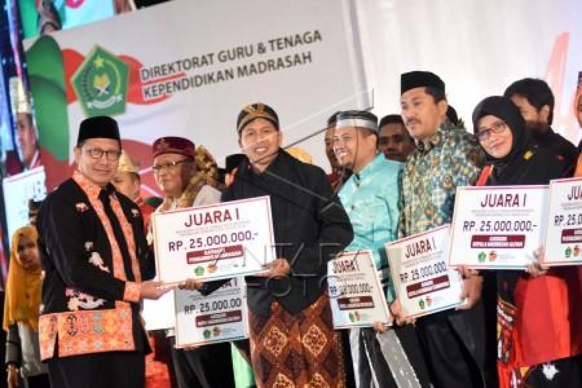 Menag: mulai 2019 guru terima tunjangan profesi