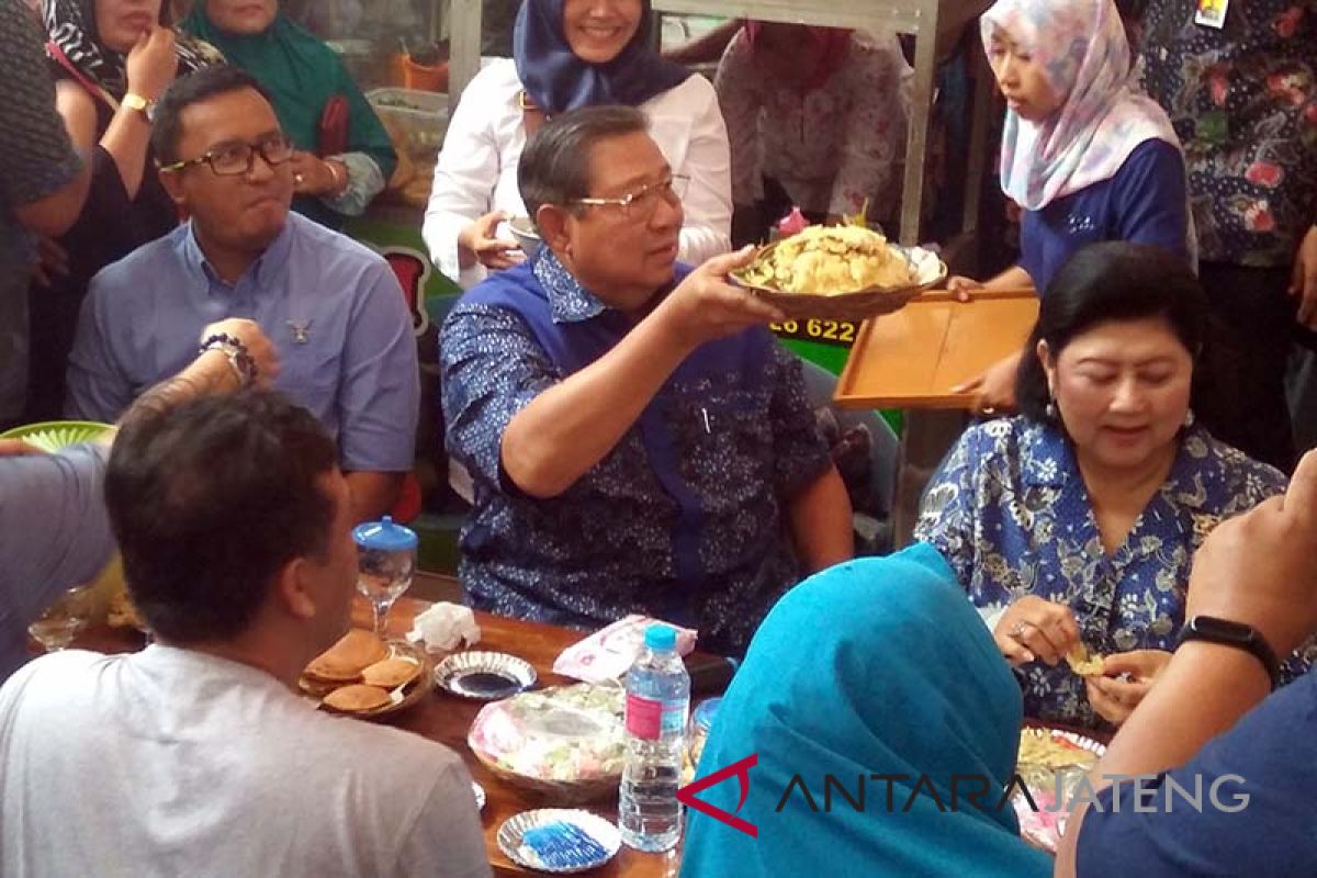 SBY Blusukan ke Pasar Manis Purwokerto
