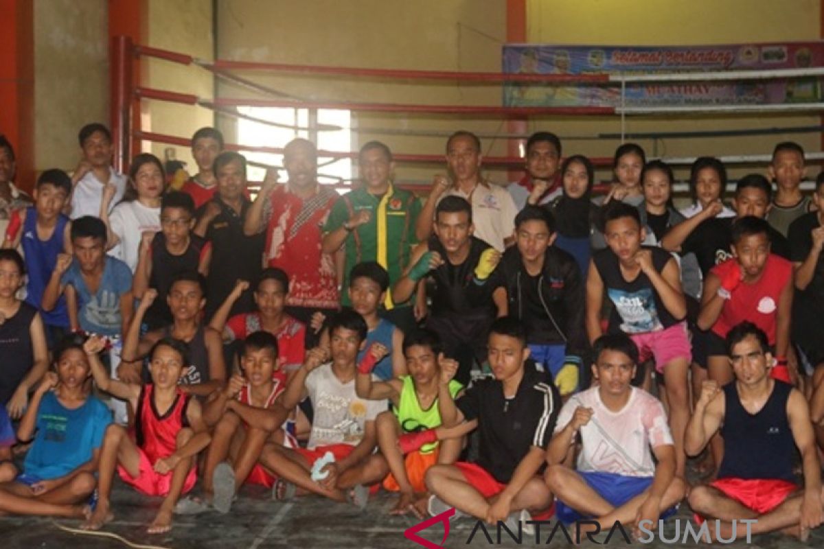 Medan Barat juara Muay Thai Porkot