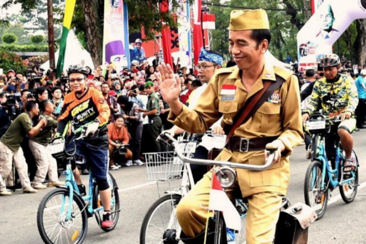 Nitizen ramai bicarakan Jokowi naik onthel di Bandung