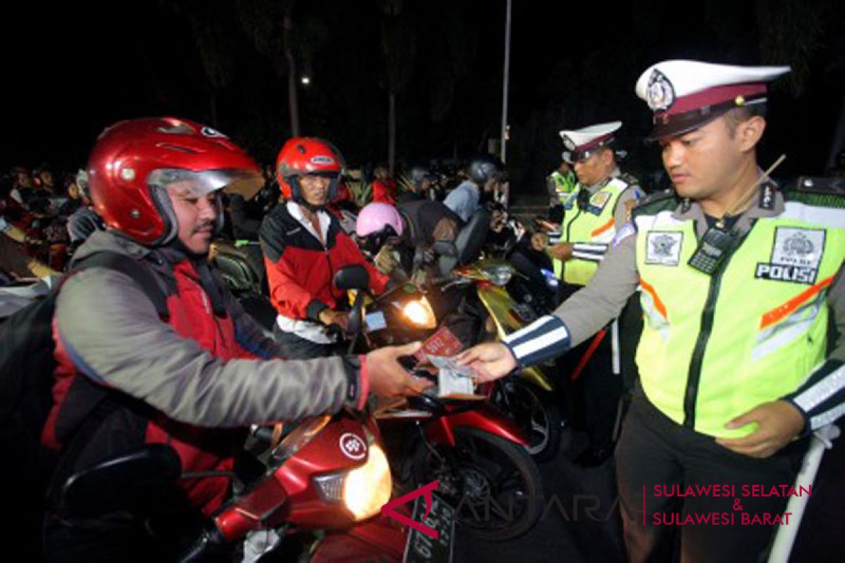 Operasi Zebra di Makassar jaring 237 pengendara