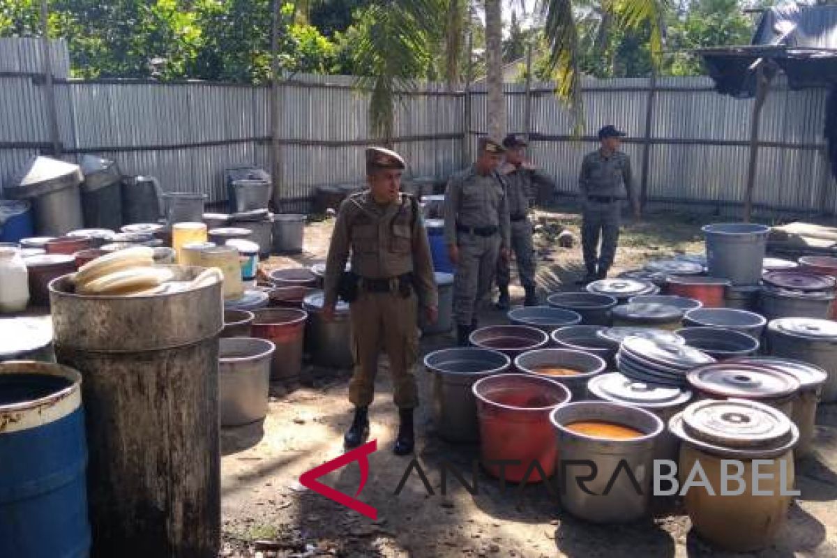 Satpol PP Kabupaten Bangka tertibkan pabrik arak