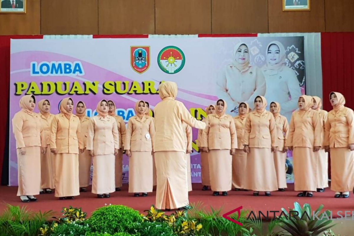 DPW HST raih juara harapan tiga lomba paduan suara