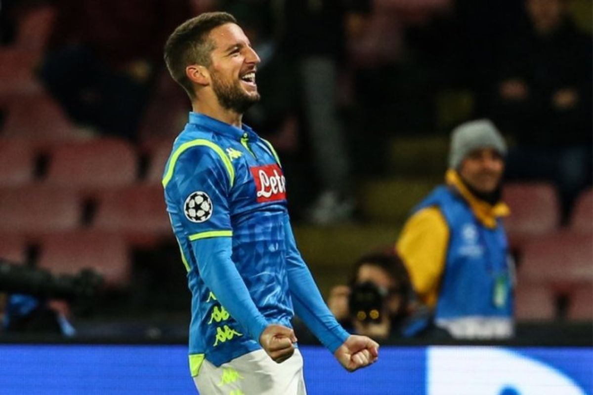 Napoli pupus asa Red Star ke babak 16 besar