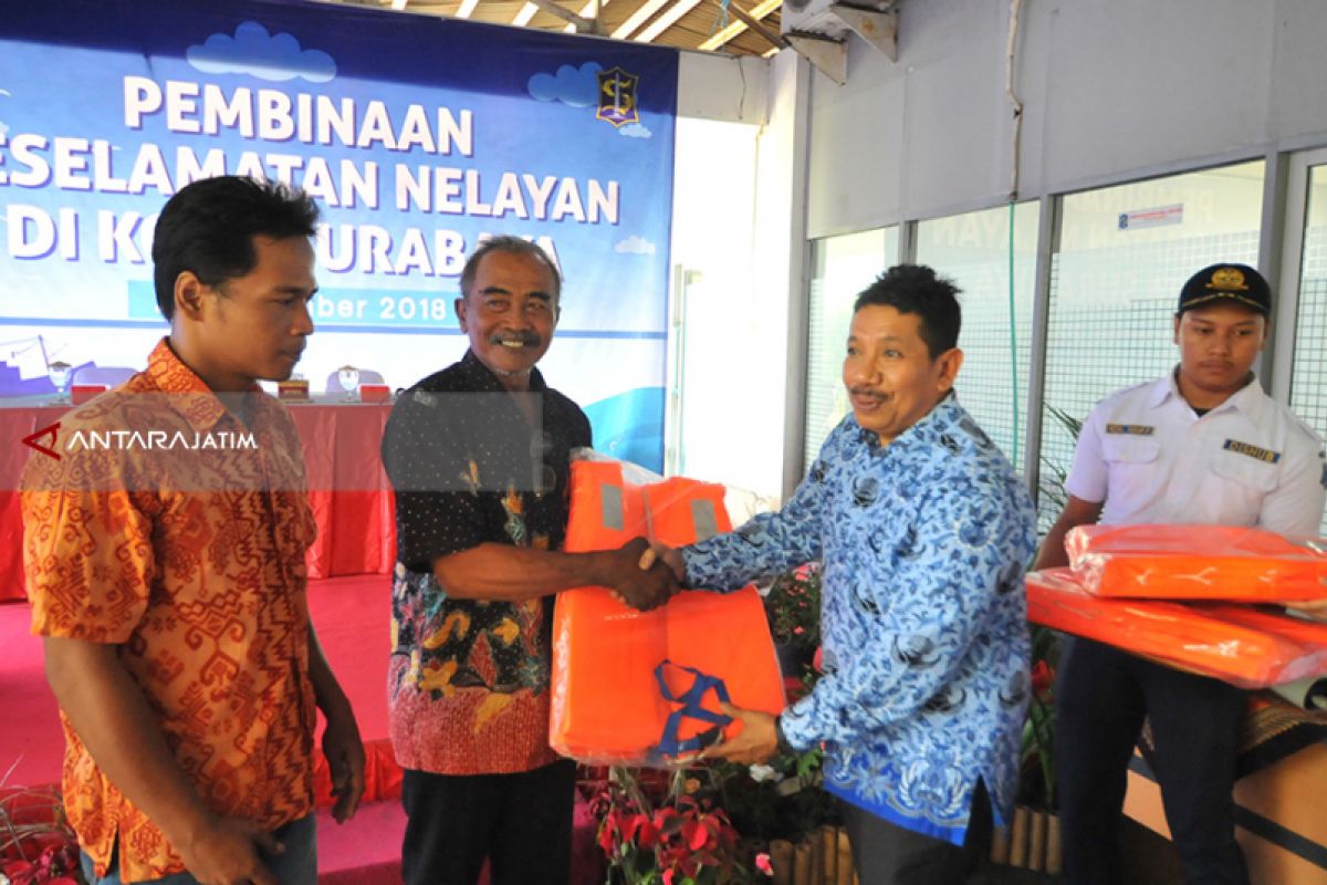 Perwakilan Nelayan Surabaya Dikenalkan Papan Informasi Cuaca Digital