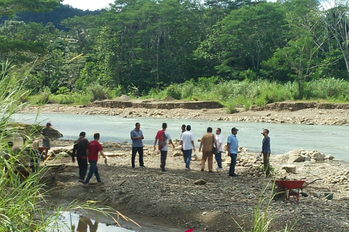 Hentikan penambangan di Sungai Idanogawo