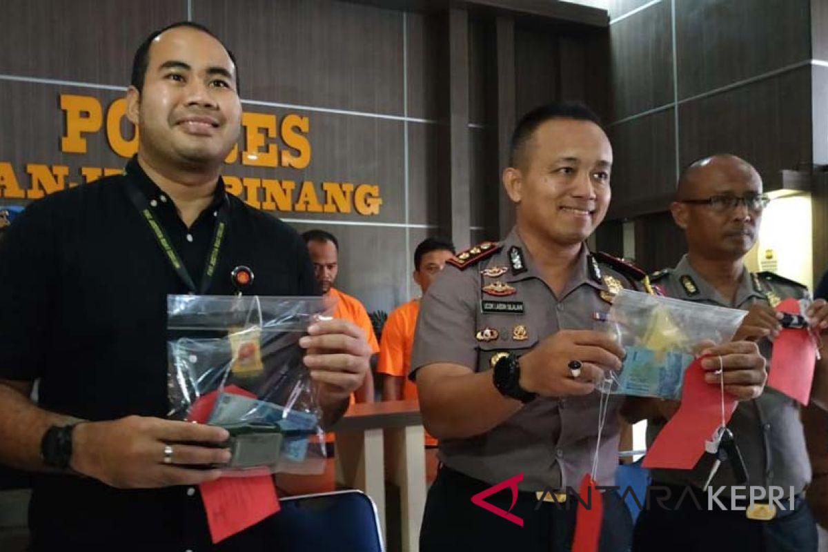 Polisi buru pencuri uang petinggi Demokrat Kepri