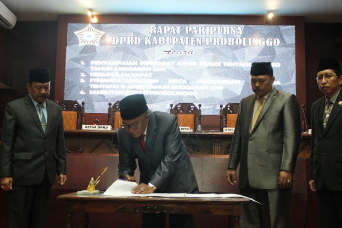 Seluruh Fraksi DPRD Probolinggo Setujui APBD 2019