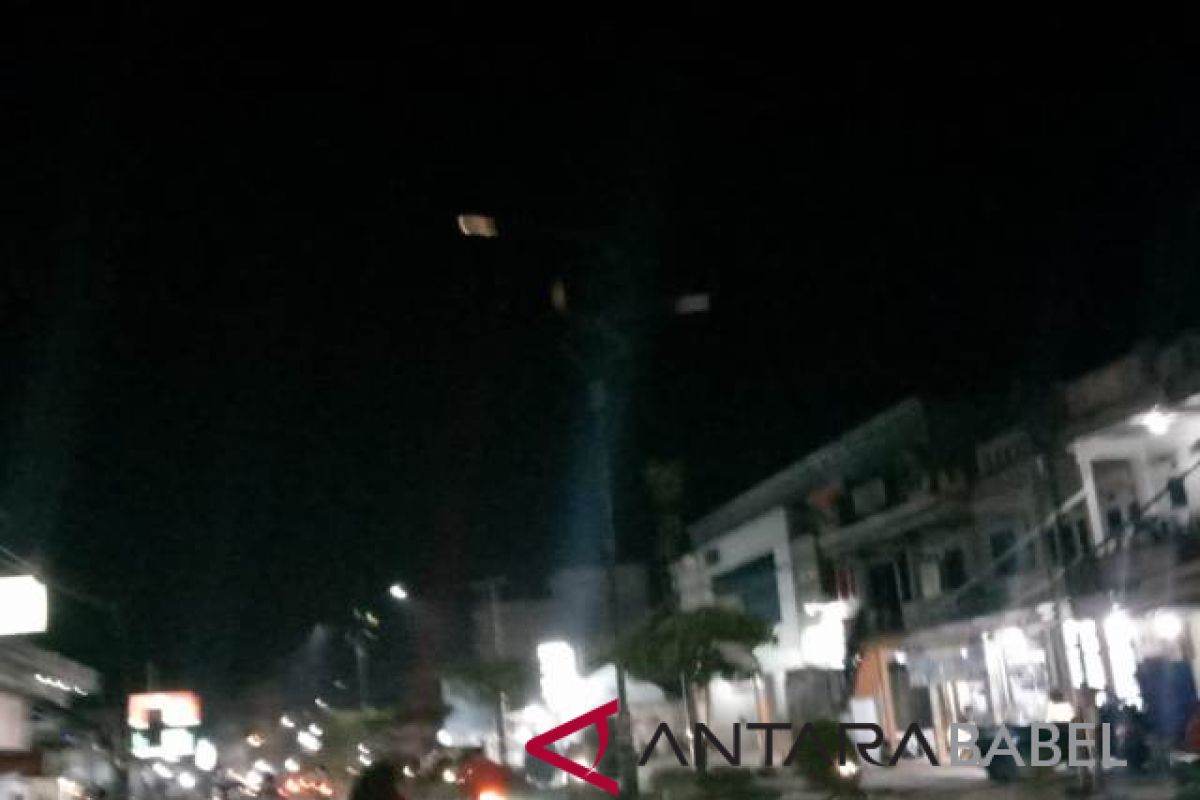 Presidium Bangka Selatan nyalakan obor protes lampu jalan