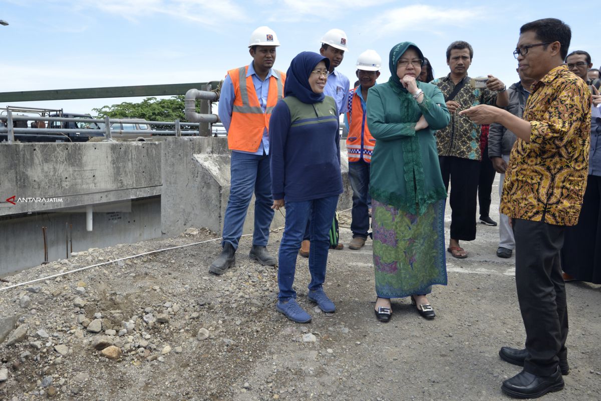 Wali Kota Risma-KPK Tinjau Proyek Jalan MERR di Perbatasan Sidoarjo (Video)