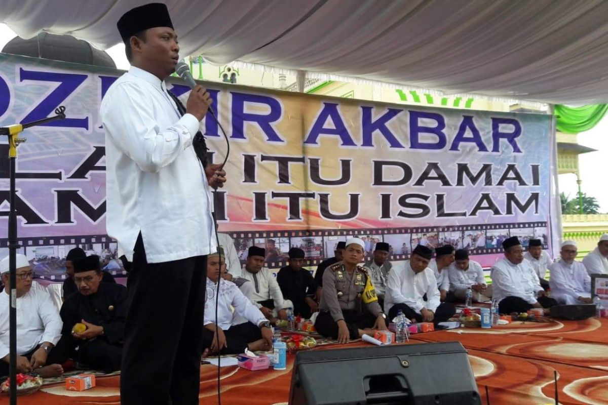 Warga Tanjungpura-Polres Langkat laksanakan Zikir Akbar