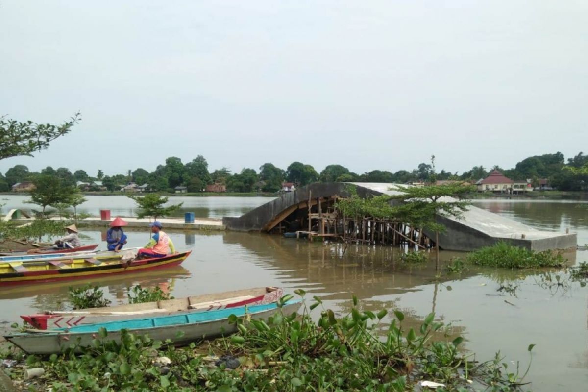 Salah satu sudut Danau Sipin yang tengah ditata