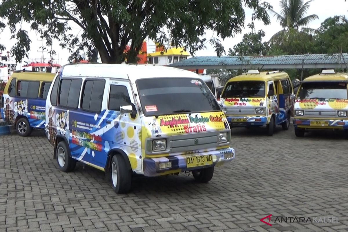 Banjarmasin launches free transport for students