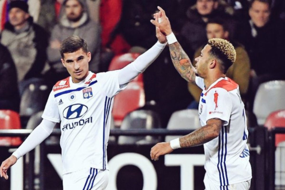 Depay bersinar saat Lyon menang 4-2 atas Guingamp