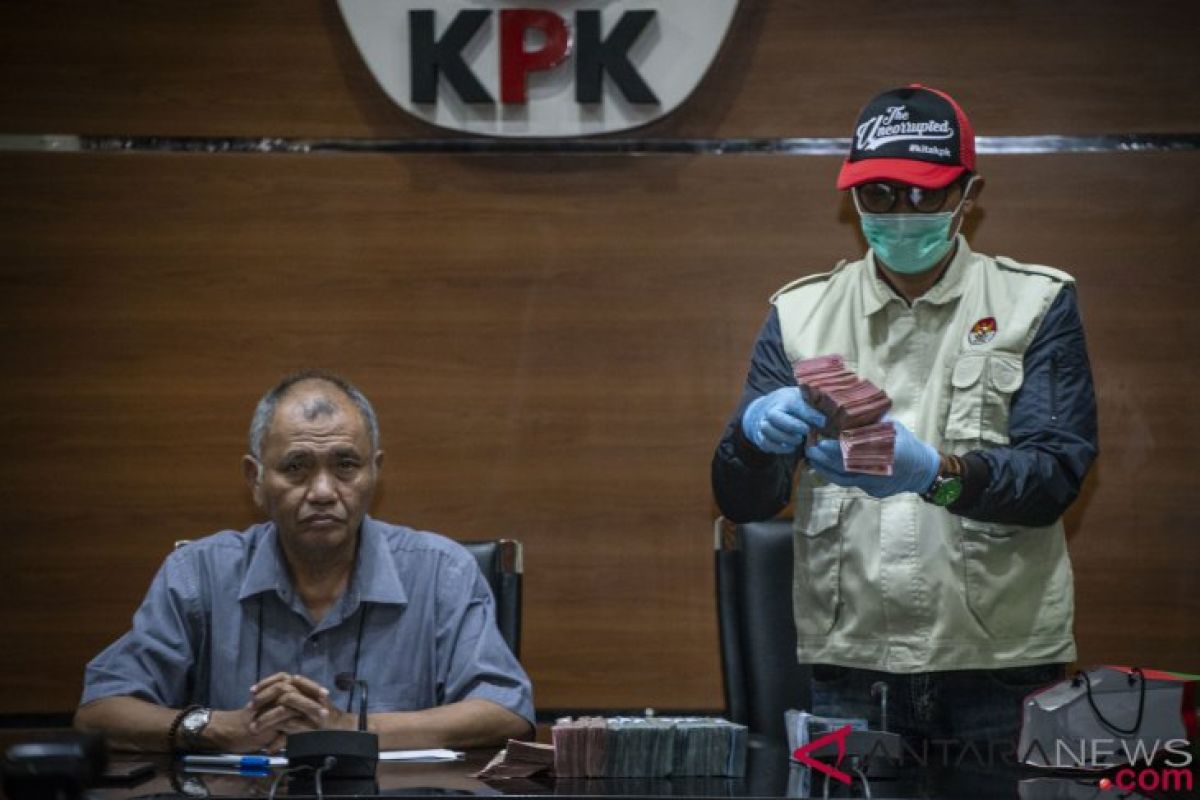 KPK tetapkan Bupati Pakpak Bharat tersangka