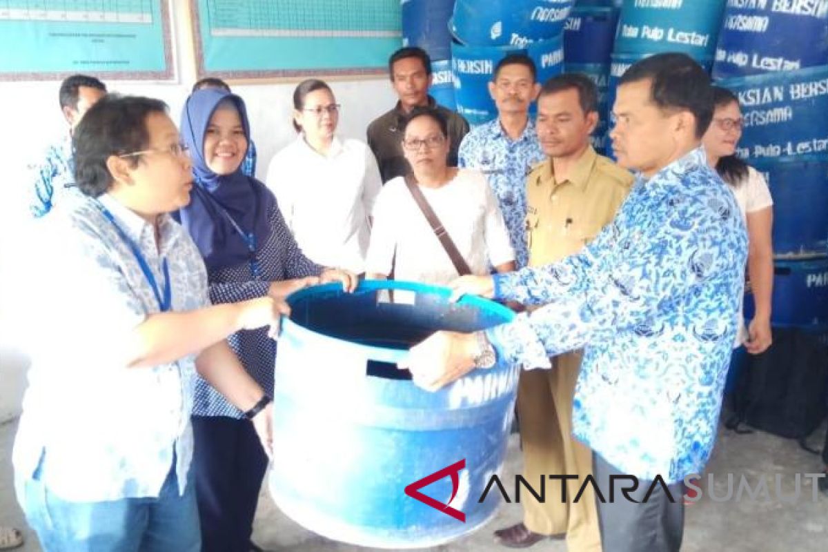 TPL kembali serahkan bantuan ratusan tong sampah