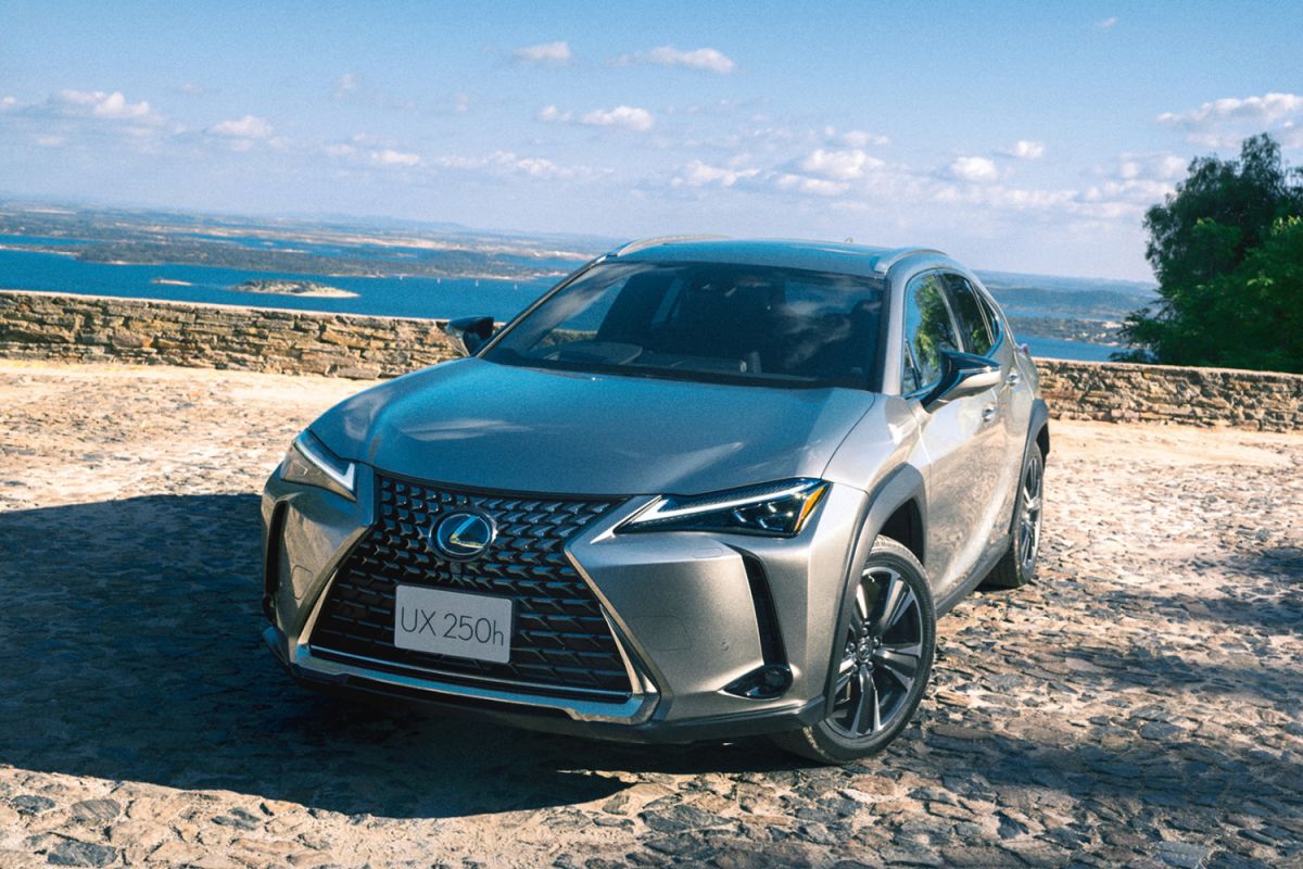 Lexus UX mengaspal di Jepang, harga mulai Rp500 jutaan