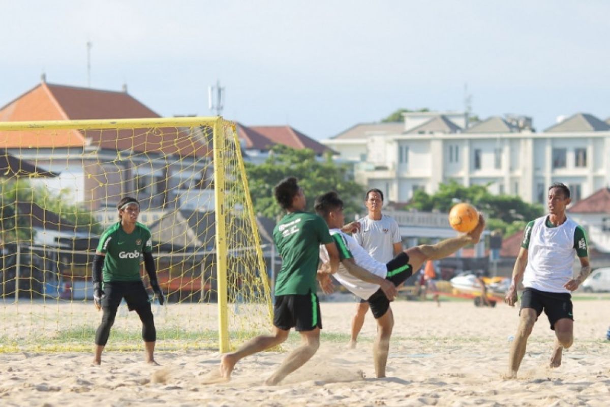 Timnas sepak bola pantai matangkan taktik Jelang Kejuaraan AFF