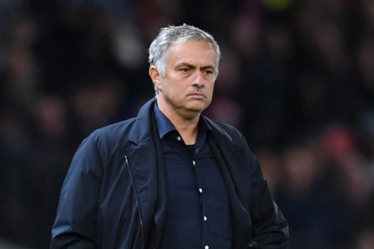 Mourinho dapat Rp275 miliar usai dipecat MU