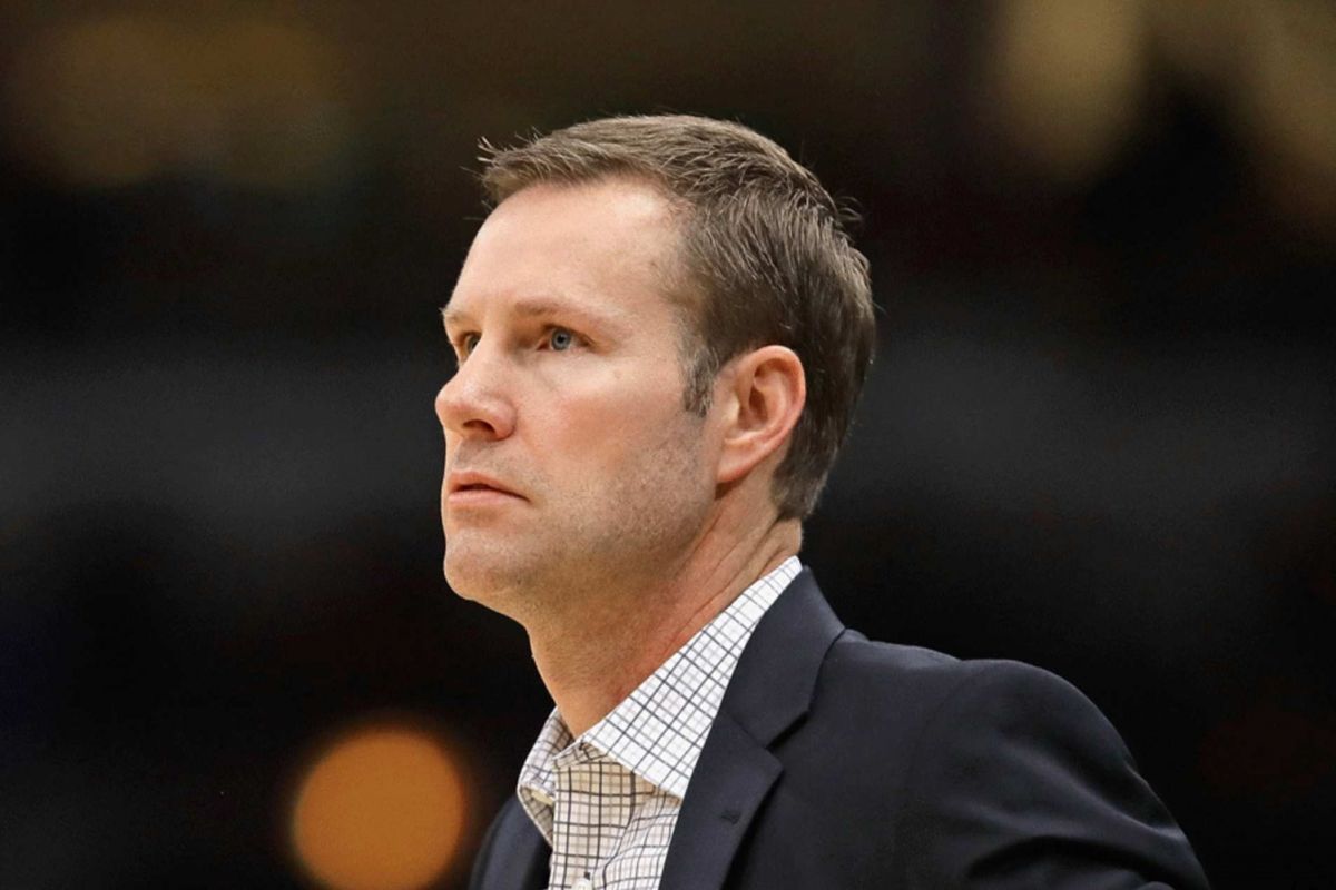 Bulls pecat pelatih kepala Fred Hoiberg