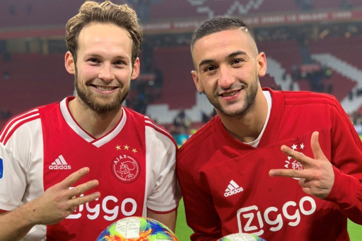 Ziyech dan Blind trigol, Ajax pesta delapan gol ke gawang De Graafschap