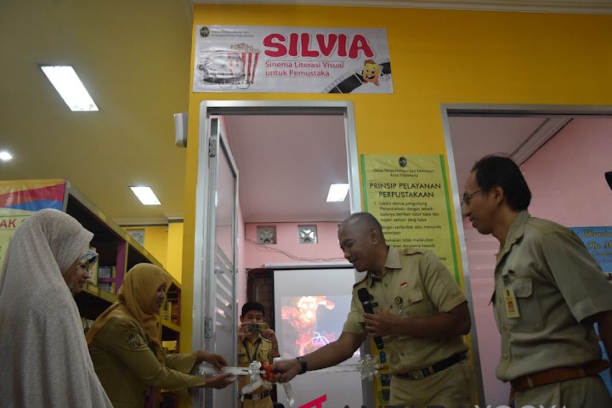 Layanan Perpustakaan Kota Yogyakarta dilengkapi "Silvia"