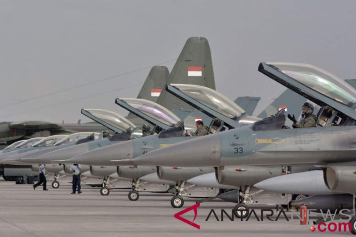 Skadron Udara 16 tutup tahun dengan cuci jet tempur