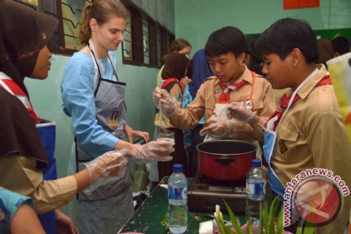 55 Relawan Asing Akan Mengajar Di Indonesia