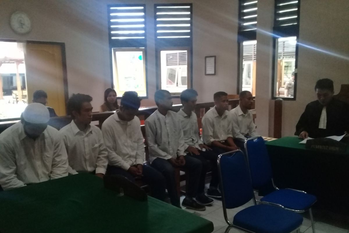Tujuh tahanan kabur Polsek Denpasar Barat dituntut 2,5 tahun