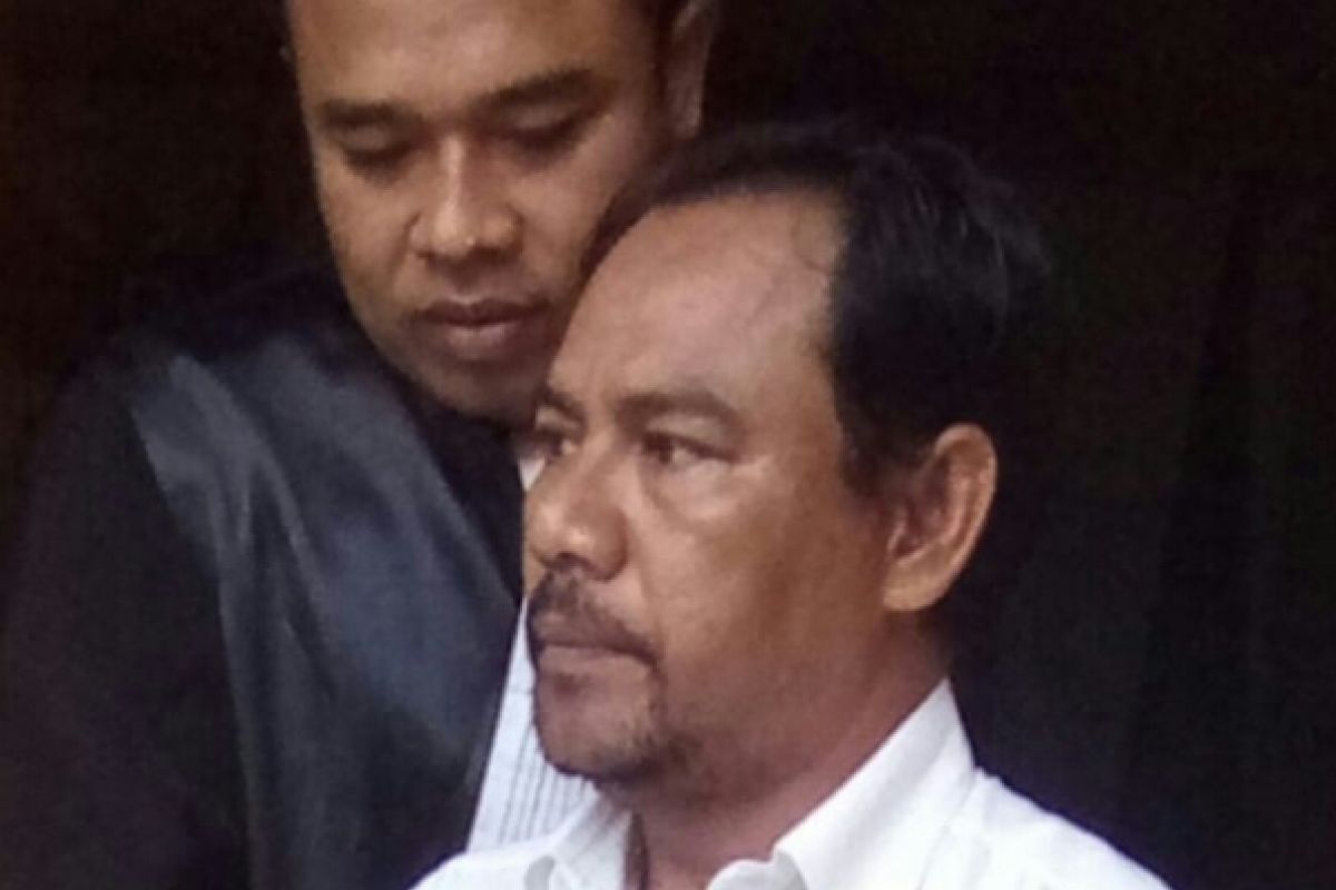 Hakim vonis pengambil paket sabu-sabu 12 tahun